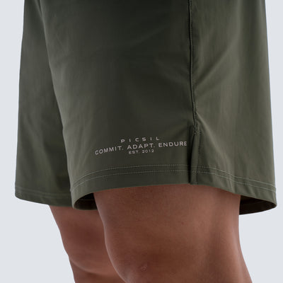 Short Deportivo Uomo Essentials FY26 